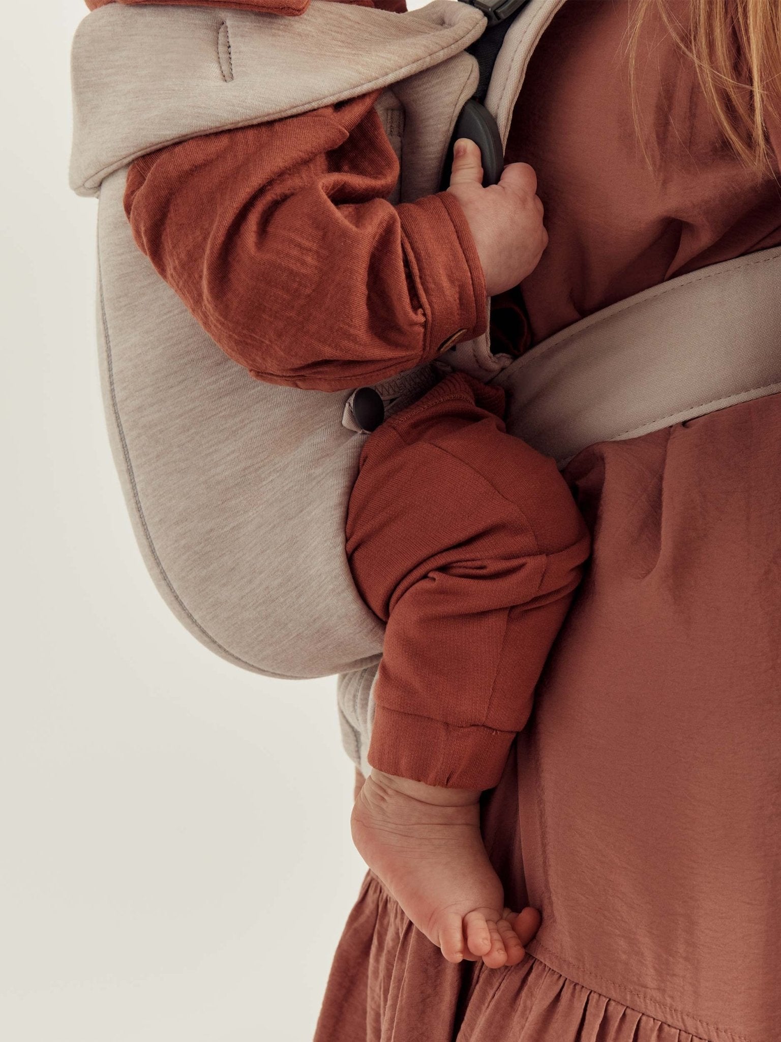 BabyBjörn Baby Carrier Mini, 3D Jersey, Light Beige | Newborn Carrier (7 - 25 lbs), Ergonomic, Easy - to - Use - mildlymama