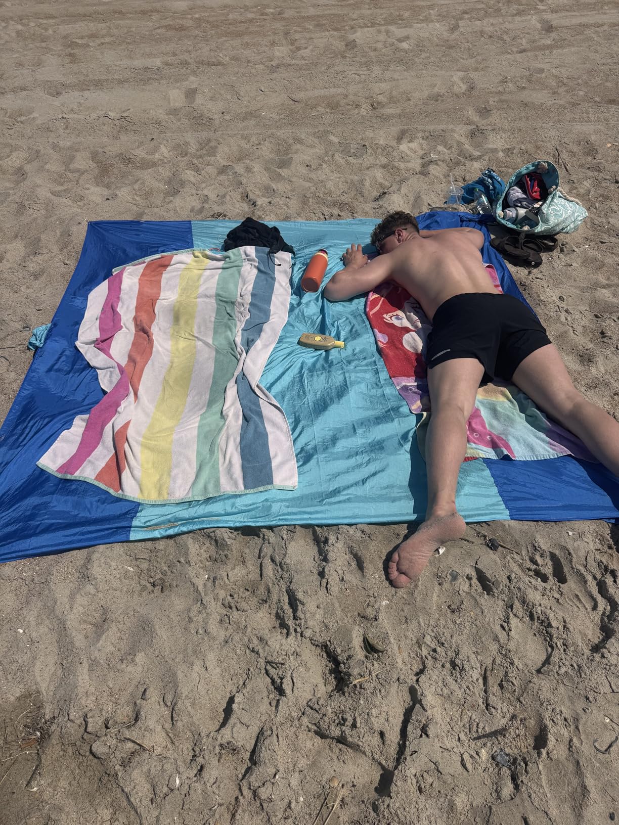 Mila™ | Sandproof Beach Blanket with Corner Pockets - mildlymama