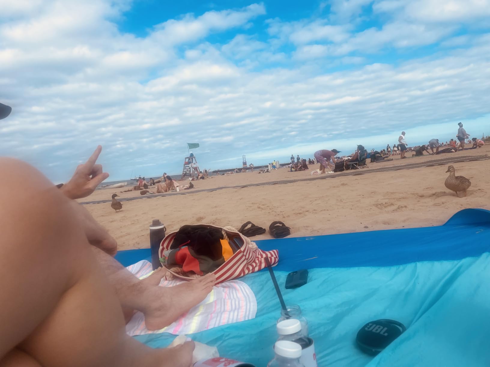Mila™ | Sandproof Beach Blanket with Corner Pockets - mildlymama