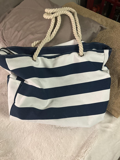 Shore | Large Waterproof Sandproof Beach Tote Bag with Zipper & 3 Pockets - mildlymama