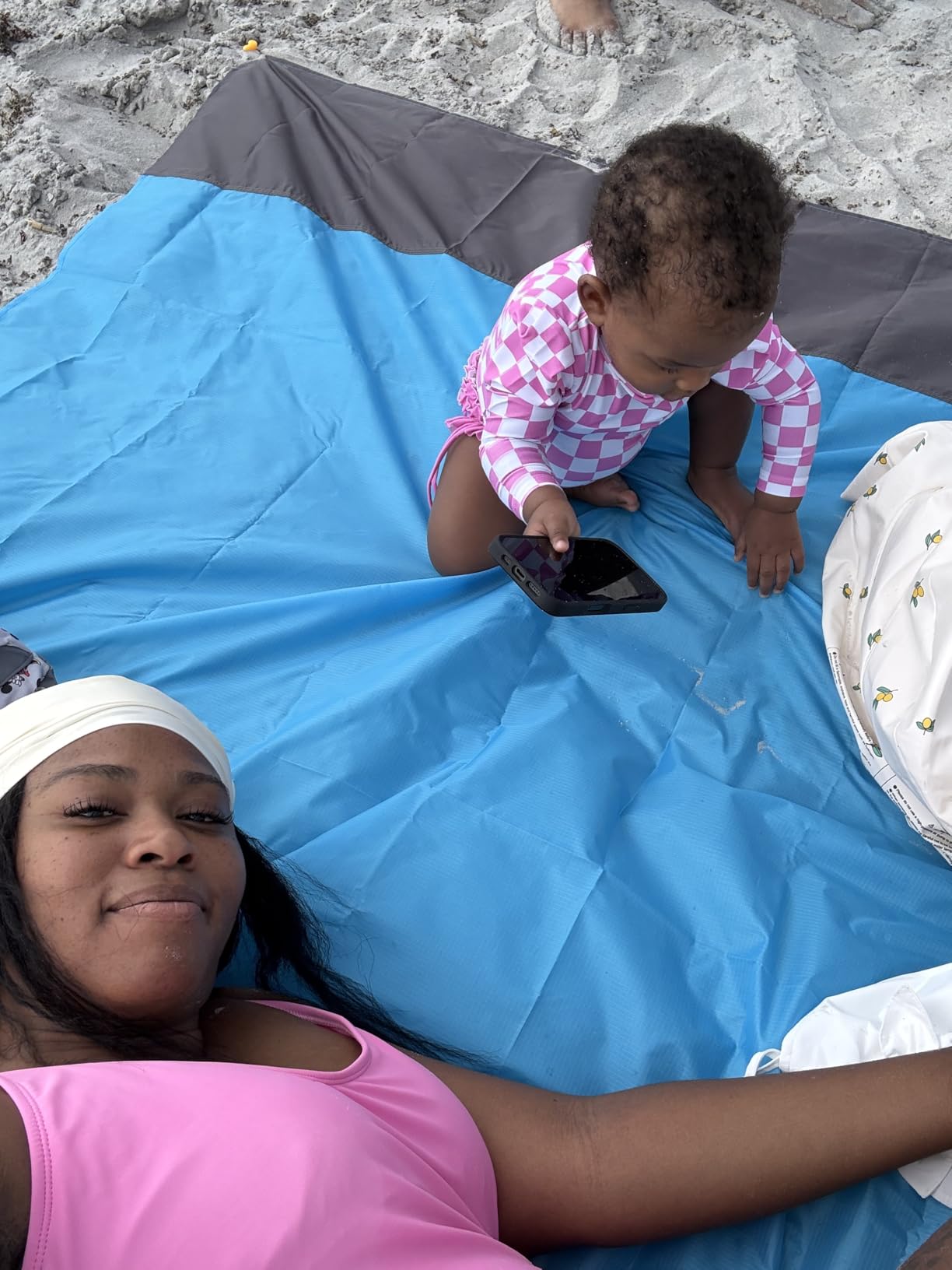 Solara™ | Oversized Sandproof Beach Blanket - mildlymama